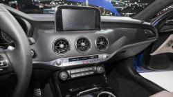 2018-kia-stinger-detroit-2017 (5).jpg