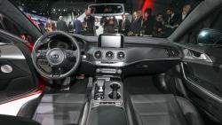 2018-kia-stinger-detroit-2017 (20).jpg